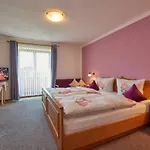 Konukevi Gaestehaus Haeuslweber 3*