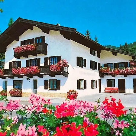 Gaestehaus Haeuslweber 4*