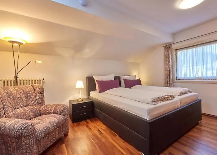 Gaestehaus Haeuslweber 4*