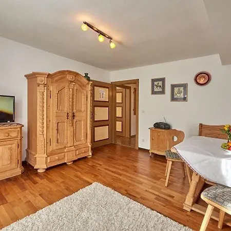 Gaestehaus Haeuslweber Reit im Winkl
